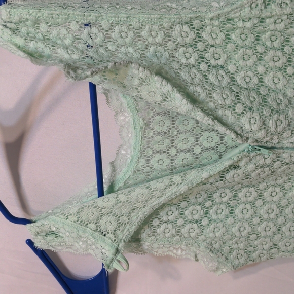 B. Darlin light green lacy sleeveless dress - Picture 3 of 9